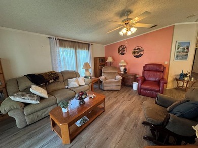 Move right into this well-maintained Fleetwood manufactured home - photo 3