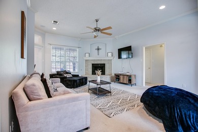 Beautiful 3 bedroom 2 bath home in the highly sought after - photo 3