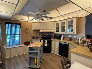Move right into this well-maintained Fleetwood manufactured home - photo 8