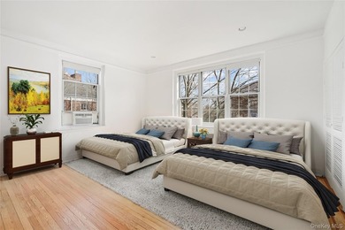 Welcome to 1 Meadow Dr in Woodmere, New York. A stunning - photo 4