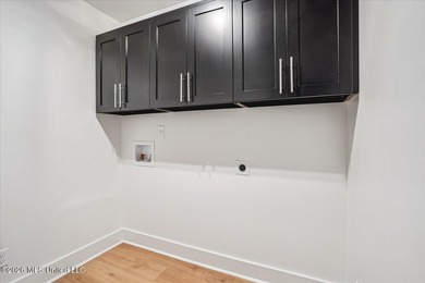 Fully renovated 2,283 SF modern farmhouse on 2.83 acres in the - photo 11