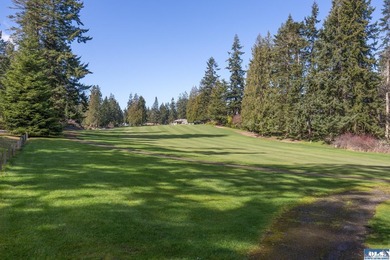 Quality-built custom home by Joe Fazio. Golf course views from - photo 3