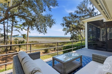 Just a stone's throw from the Landings Harbor Marina, this