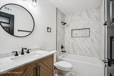 Fully renovated 2,283 SF modern farmhouse on 2.83 acres in the - photo 19