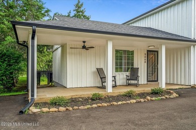 Fully renovated 2,283 SF modern farmhouse on 2.83 acres in the - photo 25