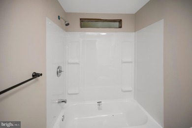 Beautifully fully renovated 3 bedroom double wide manufactured - photo 31