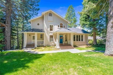 Discover the epitome of lakeside luxury at Lake Almanor! This - photo 2