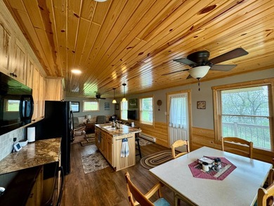 Two bedroom and one bathroom cabin with a view you must see for - photo 4