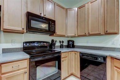 Beautiful maintenance-free gated community offering a 3 bedroom - photo 12