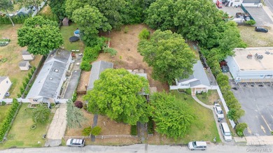 Bring your vision and transform this spacious colonial into the - photo 38