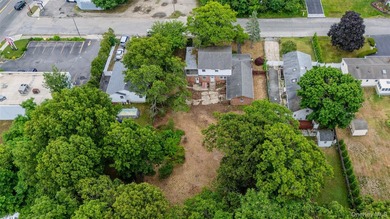 Bring your vision and transform this spacious colonial into the - photo 44