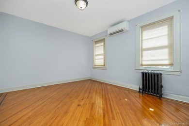 Beautiful, well-maintained house w/hardwood floors. New windows - photo 8