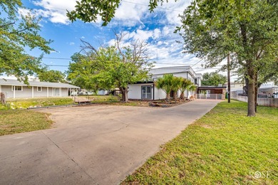 Stunning Lake Nasworthy home nestled along two canals with main - photo 4