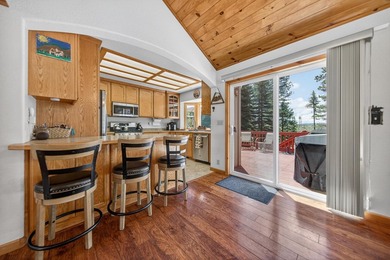 This charming Lake Almanor West property sits on a level - photo 10