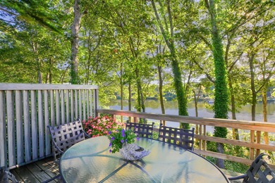 Lake Condo For Sale in Teaticket, Massachusetts
