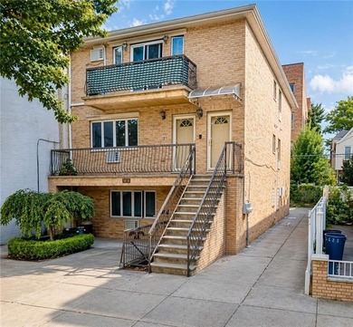 Welcome to the beautiful Duplex Condo in the heart of - photo 1