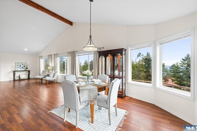 Beautiful Home in Diamond Point! Take in the gorgeous views in - photo 9