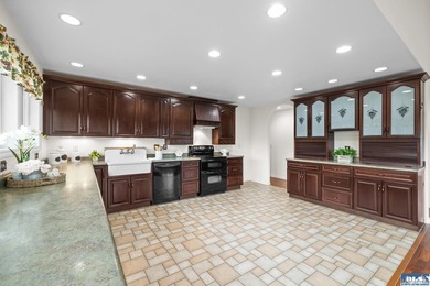 Beautiful Home in Diamond Point! Take in the gorgeous views in - photo 10