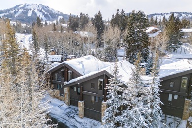 Ideally positioned in Silver Lake, with ski to, ski from access - photo 2