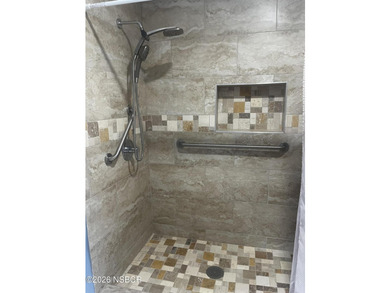 Ready to move in? This 2-bedroom 2-bath mobile home is waiting - photo 12