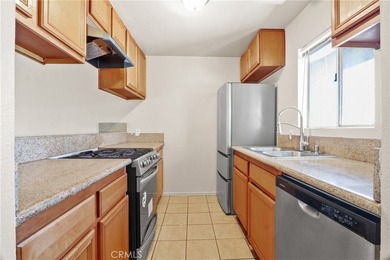 Welcome to this charming North Alamitos Beach condo, ideally - photo 13
