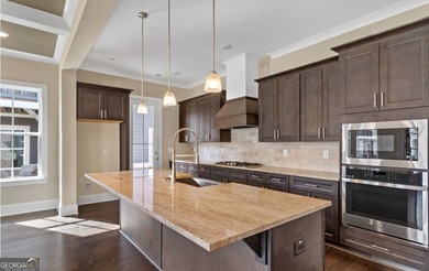 Welcome to Luxury Cottage living in Watkinsville's premiere - photo 4