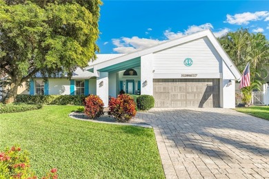 Set on the stunning Cape Coral riverfront, this extensively - photo 5