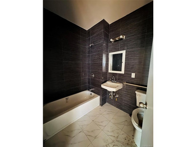 Great investment with 7 free market unit in a new built building - photo 9