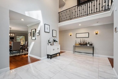 This extraordinary contemporary Colonial is a seamless blend of - photo 11