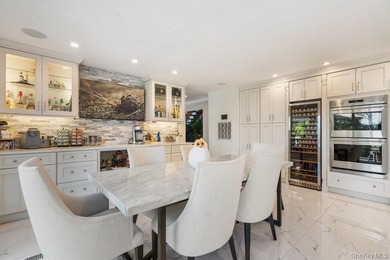 This extraordinary contemporary Colonial is a seamless blend of - photo 14