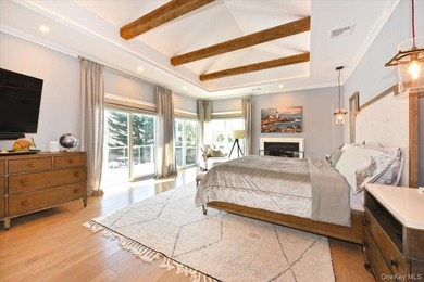 This extraordinary contemporary Colonial is a seamless blend of - photo 19