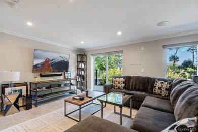 This extraordinary contemporary Colonial is a seamless blend of - photo 28
