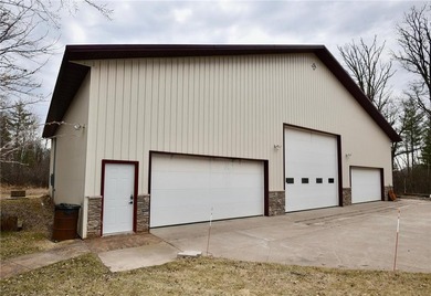 Gorgeous custom built 4 bed, 4 bath, 3+ car, 4,100+ square foot - photo 2