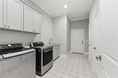 Marshfront Retreat in gated Fiddler's Cove, this home offers - photo 33