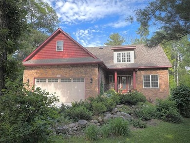 Gorgeous custom built 4 bed, 4 bath, 3+ car, 4,100+ square foot - photo 4