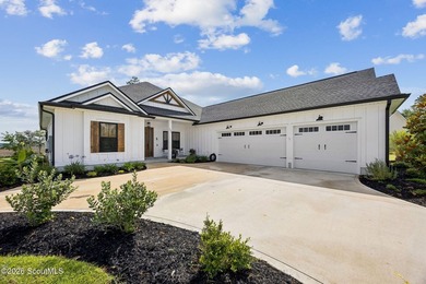 SHOWING LIKE A MODEL HOME, this exceptional custom-built - photo 3