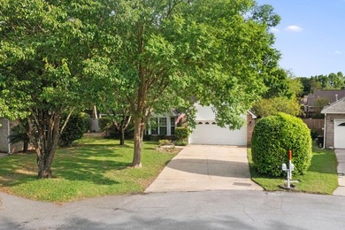 Welcome to this beautiful 4BR/3BA home tucked away on a quiet - photo 4