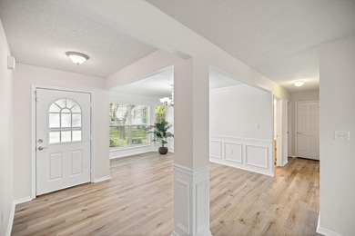 Welcome to this beautiful 4BR/3BA home tucked away on a quiet - photo 9