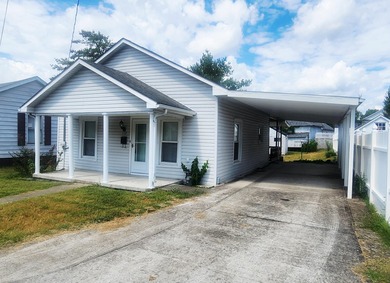 Kentucky River Home For Sale in Irvine Kentucky