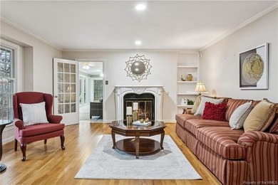 Welcome to 32 Hampton Key, an exceptional waterfront residence - photo 2