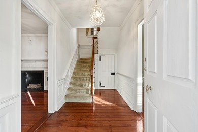 This charming single house is located on historic bricked Church