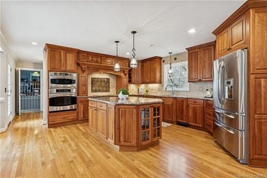 Welcome to 32 Hampton Key, an exceptional waterfront residence - photo 8