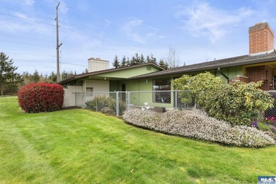 Welcome to easy convenient living in the heart of beautiful - photo 1