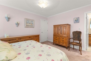 Welcome to this beautifully maintained and spacious home nestled - photo 13