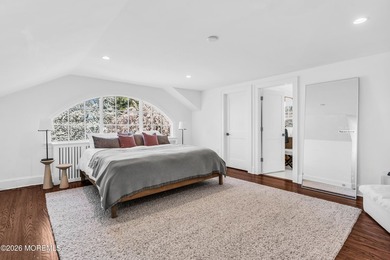 Exquisitely renovated Olde Farm Village Colonial! Set on a - photo 13