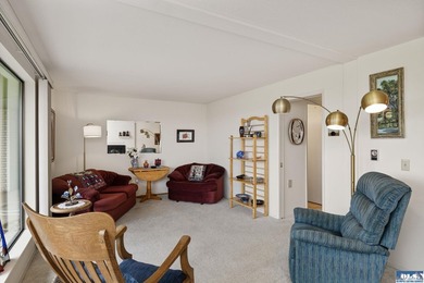 Welcome to easy convenient living in the heart of beautiful - photo 7