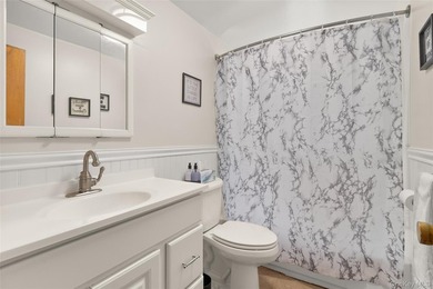 Welcome to this beautifully maintained and spacious home nestled - photo 18