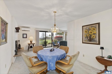 Welcome to easy convenient living in the heart of beautiful - photo 9