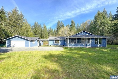 Tucked away privacy with surrounding trees (including fruit - photo 1