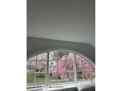 Exquisitely renovated Olde Farm Village Colonial! Set on a - photo 27